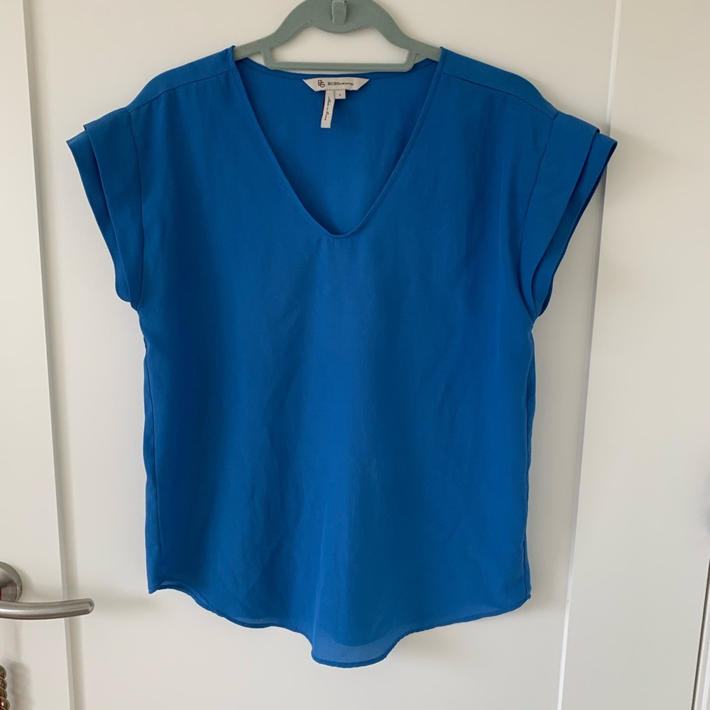 BCBGeneration blue v neck top